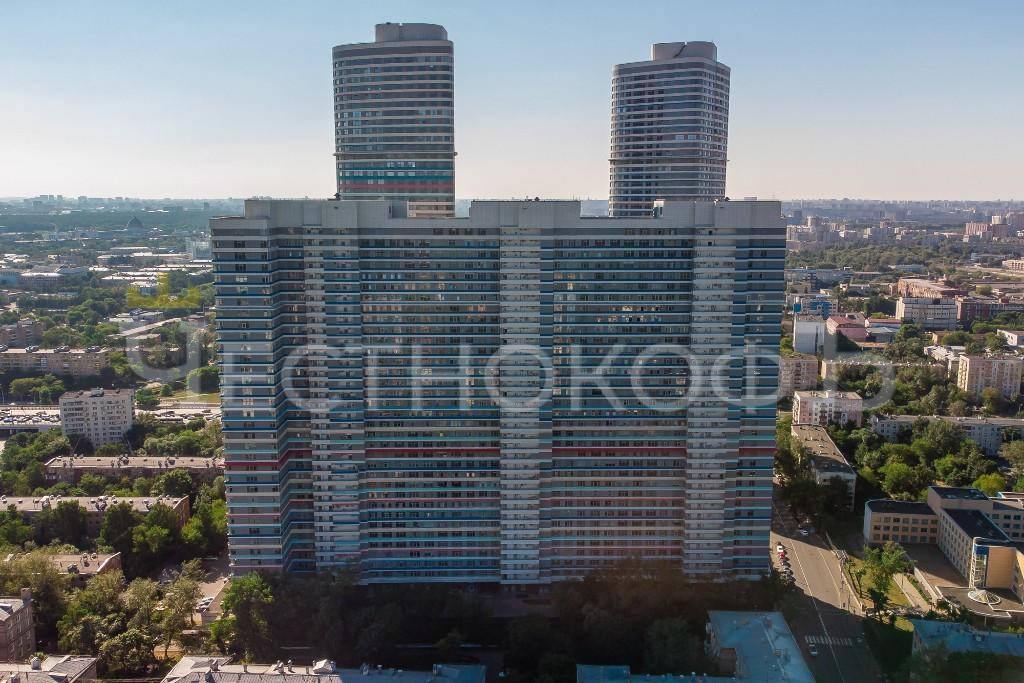 Царь в современной Москве: ЖК «Триколор» — новый дворец